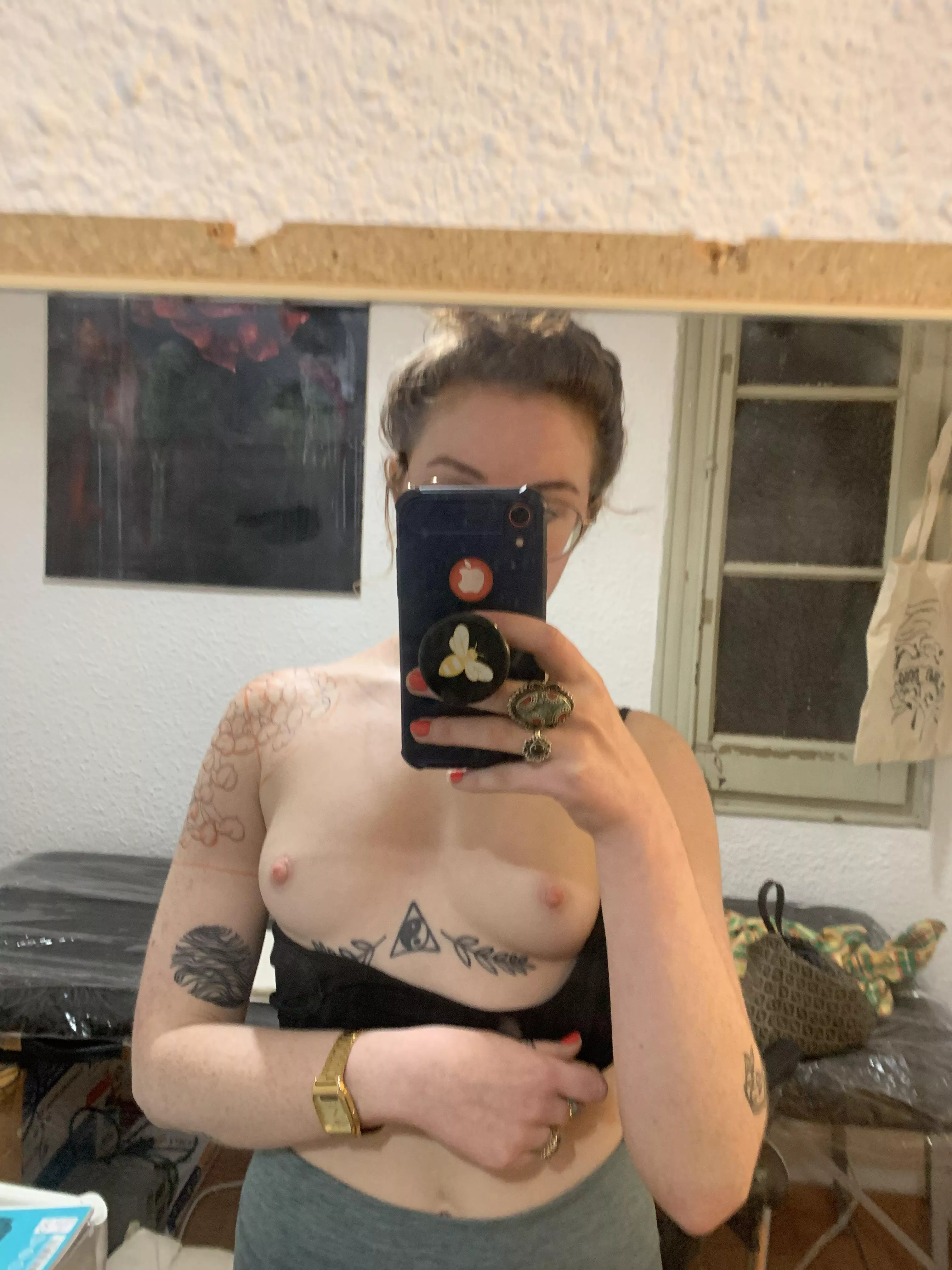 Flashing in the tattoo studio posted by kokabyn