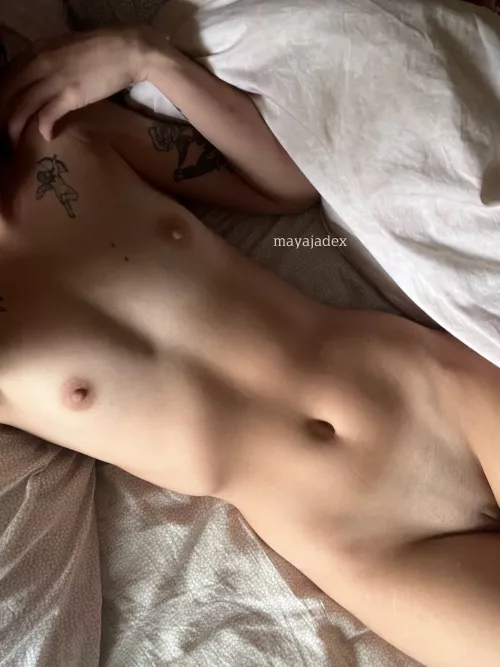 flat as fuck 🥲 by mayajadex