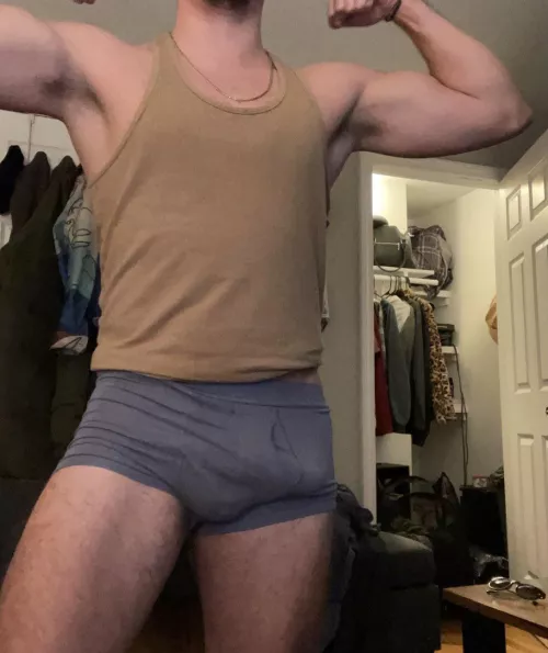 Flexing for you by tresorr