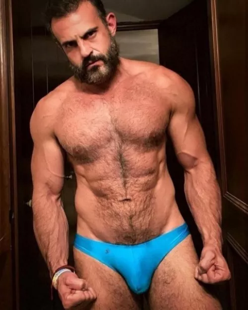 flexing in blue by peludoporfavor