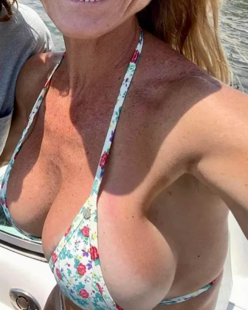 Floral bikini and tanlines by nochediente