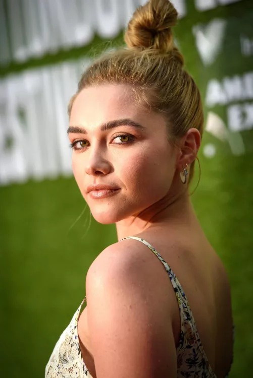 Florence Pugh by YouMatterBabe