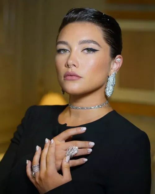 Florence Pugh by GlamMetalLion