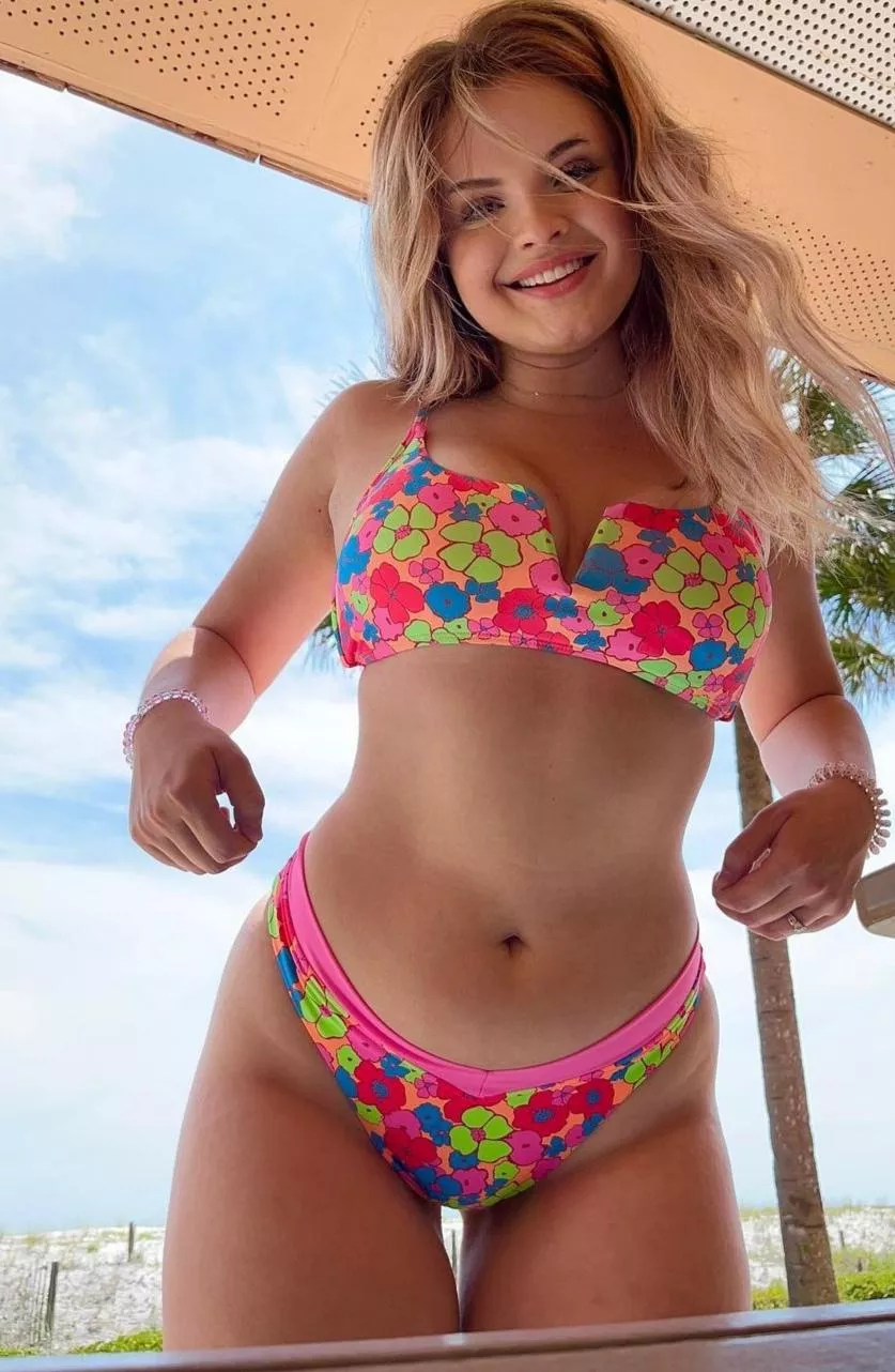 flowers blondie posted by Medical-Solid6660