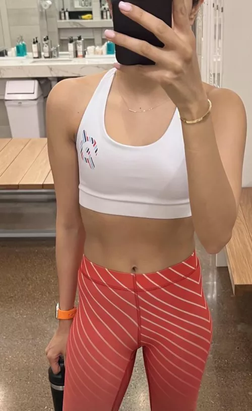 [F][OC] sometimes I feel genuinely bad for the guys in my workout classes who have to try to pay attention while I’m around 😅 by Throwaway_140727