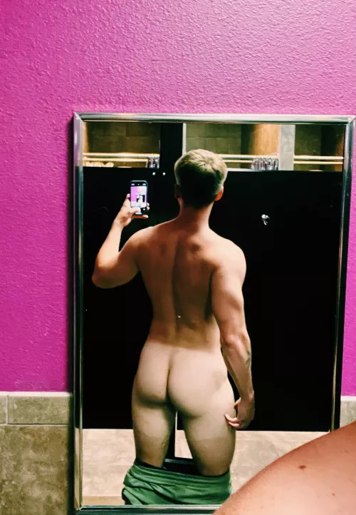 For all you ass lovers out there. Here’s mine ;) by Ariesthearchon