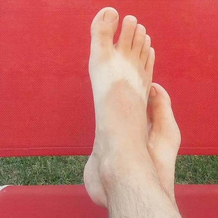 For all you foot lovers 😋 posted by Eddiephill