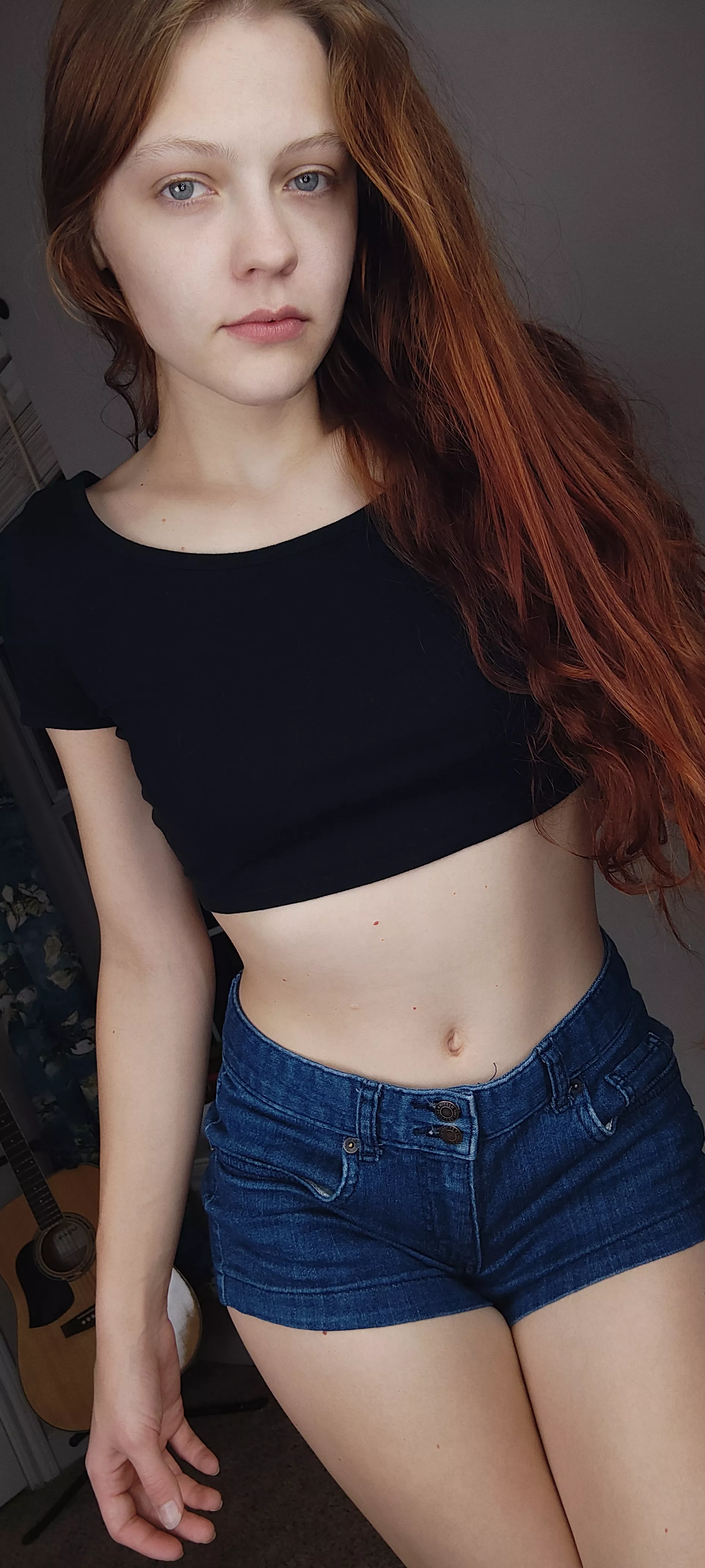 For my belly button lovers. Be sure to say hi! posted by officiallyviolets