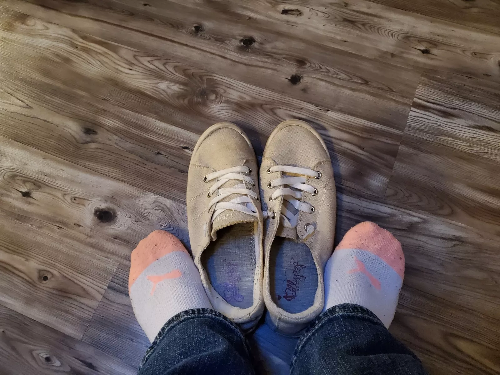 For my dirty sock lovers! 😘 posted by only_feetpc2022