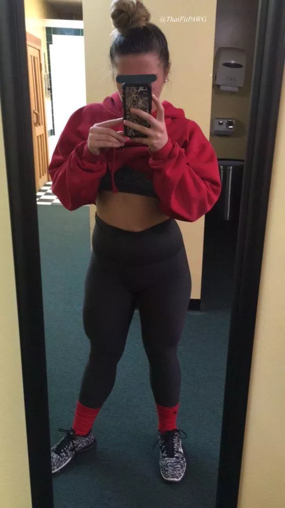 For those wondering here and the gym, I never wear panties under my yogapants posted by ThatFitPAWG