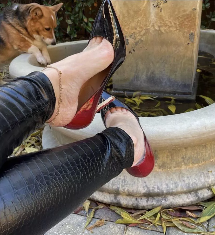 For today heels 👠 posted by Mistressmaryalex66