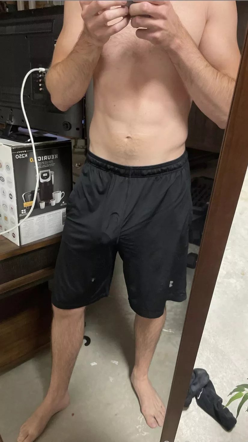 Forgot my compression shorts when I was working out this morning 🤷🏻‍♂️ posted by jr_smithz