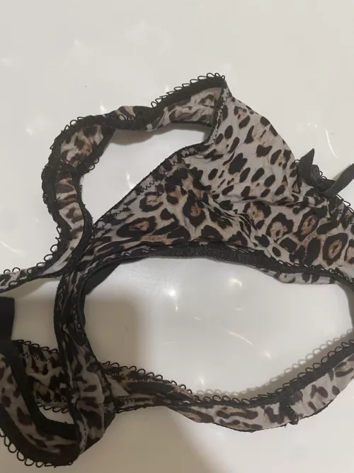 found these on the floor after my aunt got out of the shower 👅 went through her snapchat earlier and found this beauty 💦 (dm for video) by idsfc4293