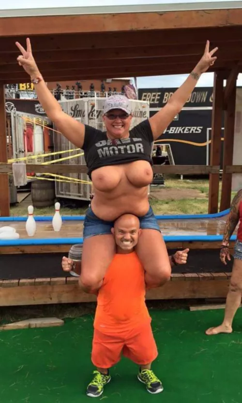 Found this gem in my archives. You get very few opportunities like this, so make the most of it. by kitty_feral