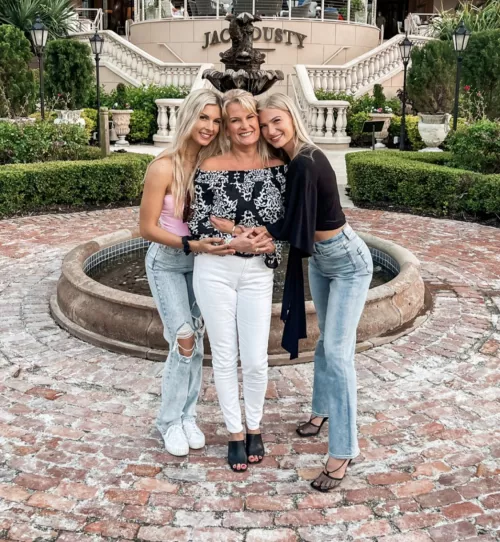 Fountain ⛲️ by Melchiazedeck