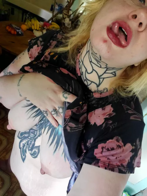 Freaky Friday 😜 😜😜 by JoyofBongRoss