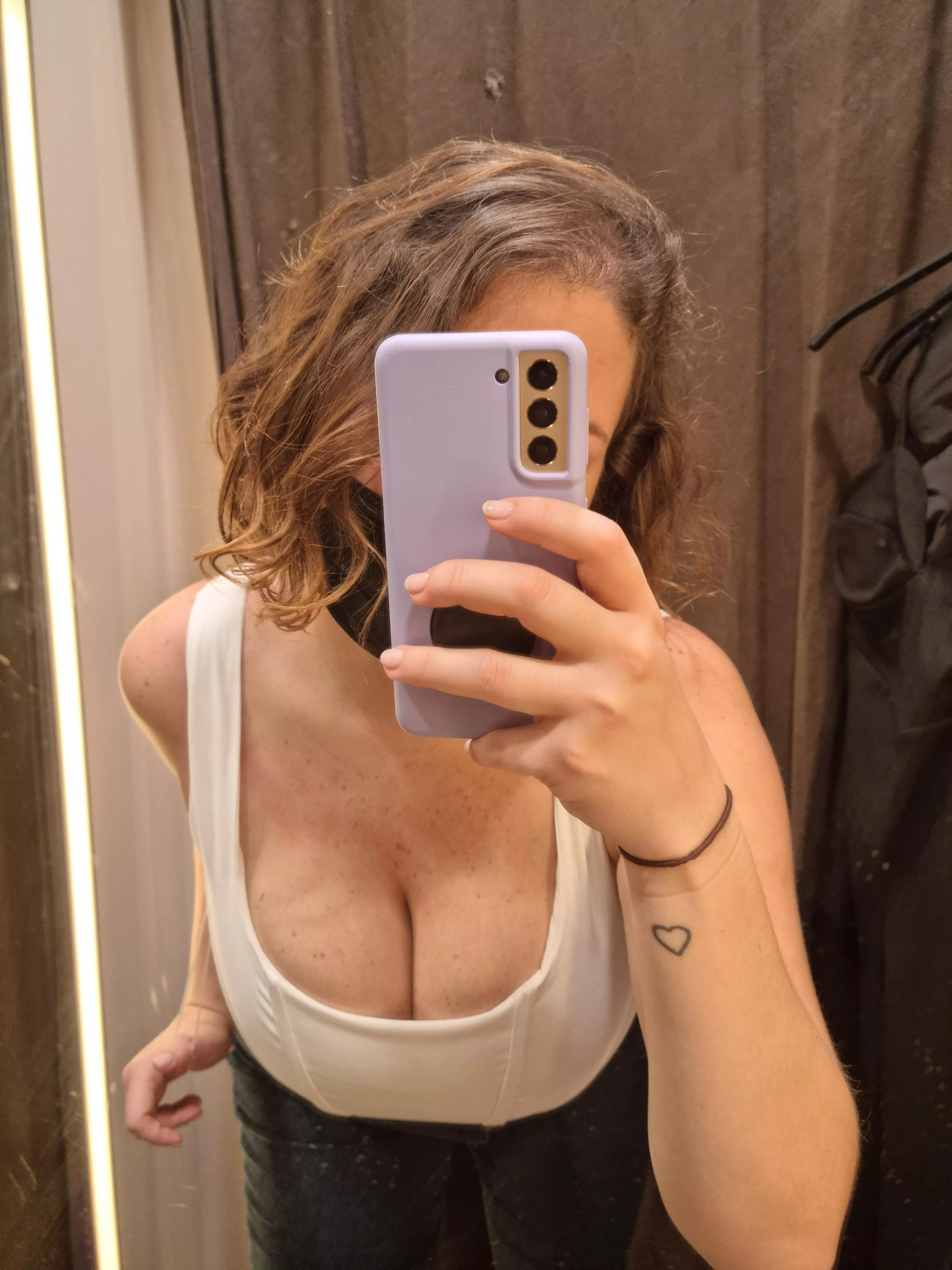 Freckled cleavage to make your Sunday warmer posted by silvia_lasanta