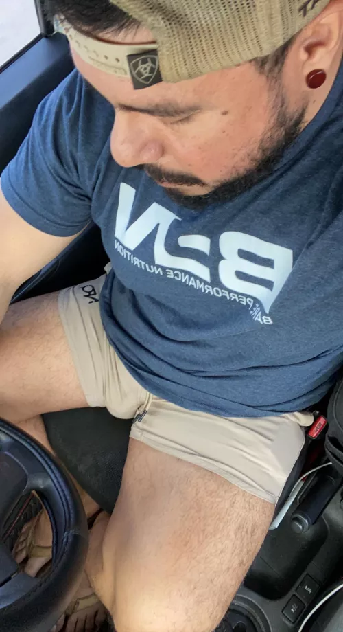Freeball bulge in the car. by slidesguy01