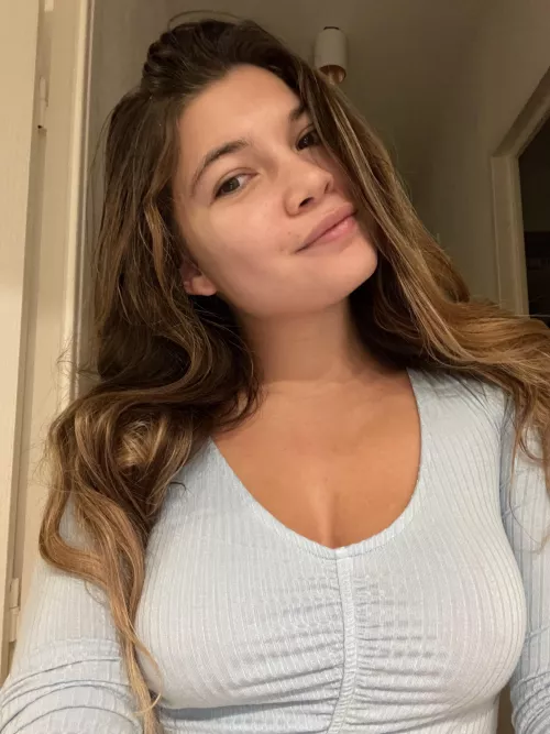 Freeing my boobs for tonight. by isabellakiss