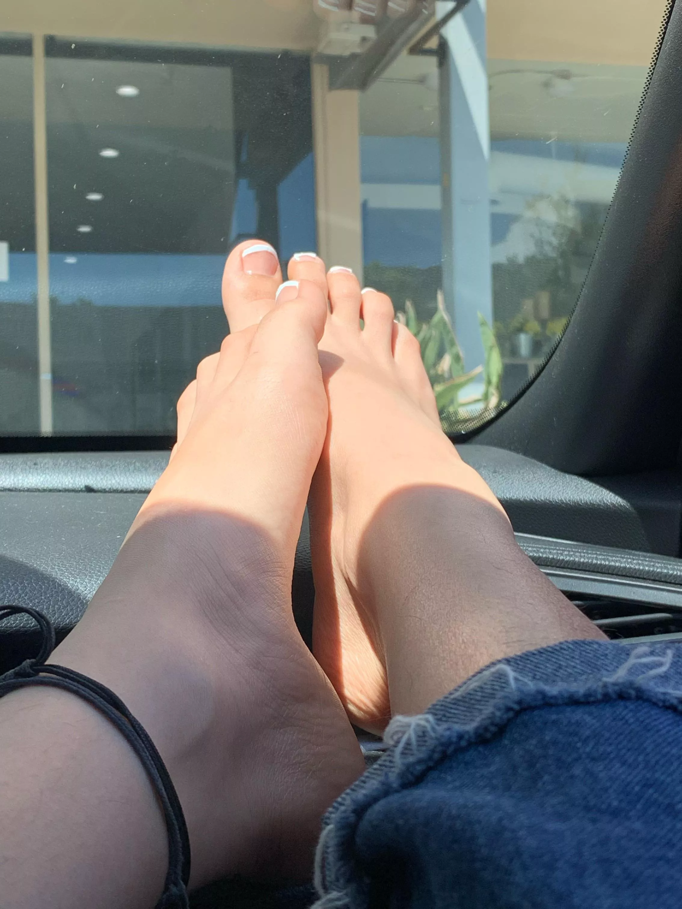 French pedi posted by PinkLilithh