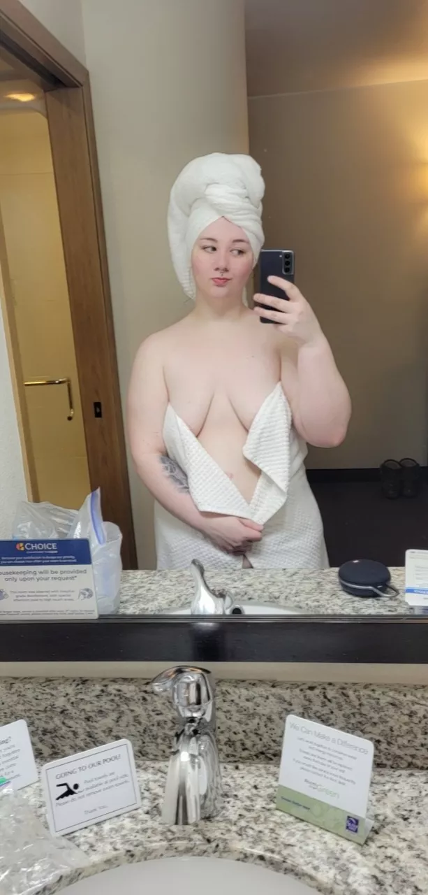 Fresh and clean right out of the shower 🚿👅💦 posted by MissSubmissive101