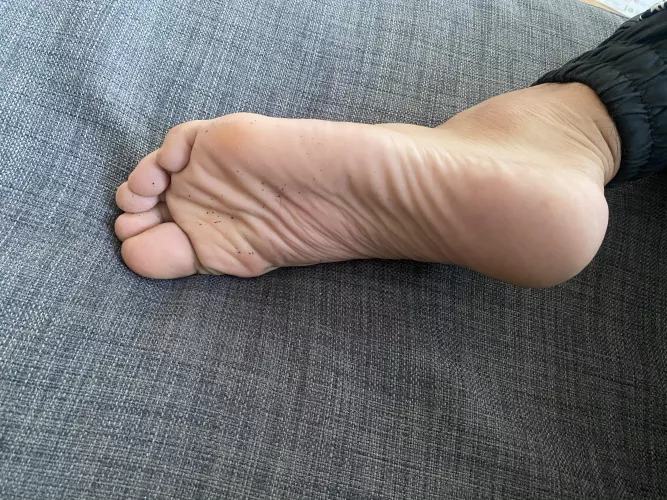 Fresh from the gym, come take a sniff 😌 by Asianfootgod