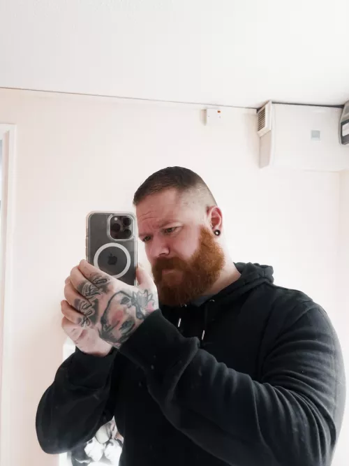 Fresh haircut ✌🏻 hope your all having a great day 😊 by Gingiebear13