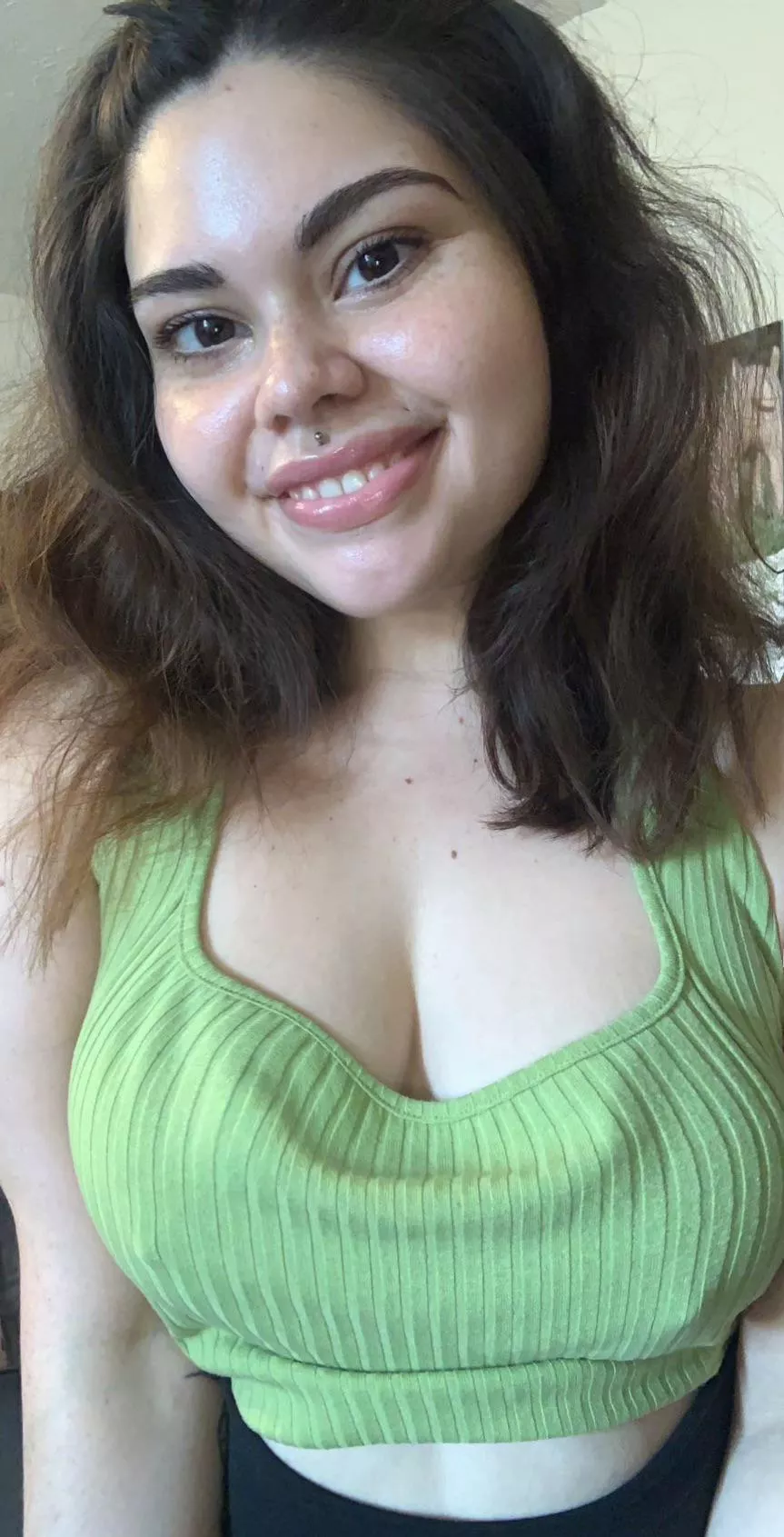 Fresh home from the gym, frizzy hair, kinda sweaty and very braless posted by mollyzedolly