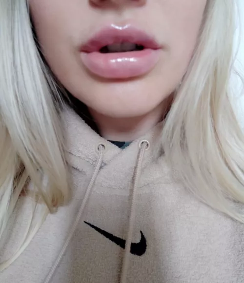 Fresh off the needle. Juicy lips💋 by oliviamarks21