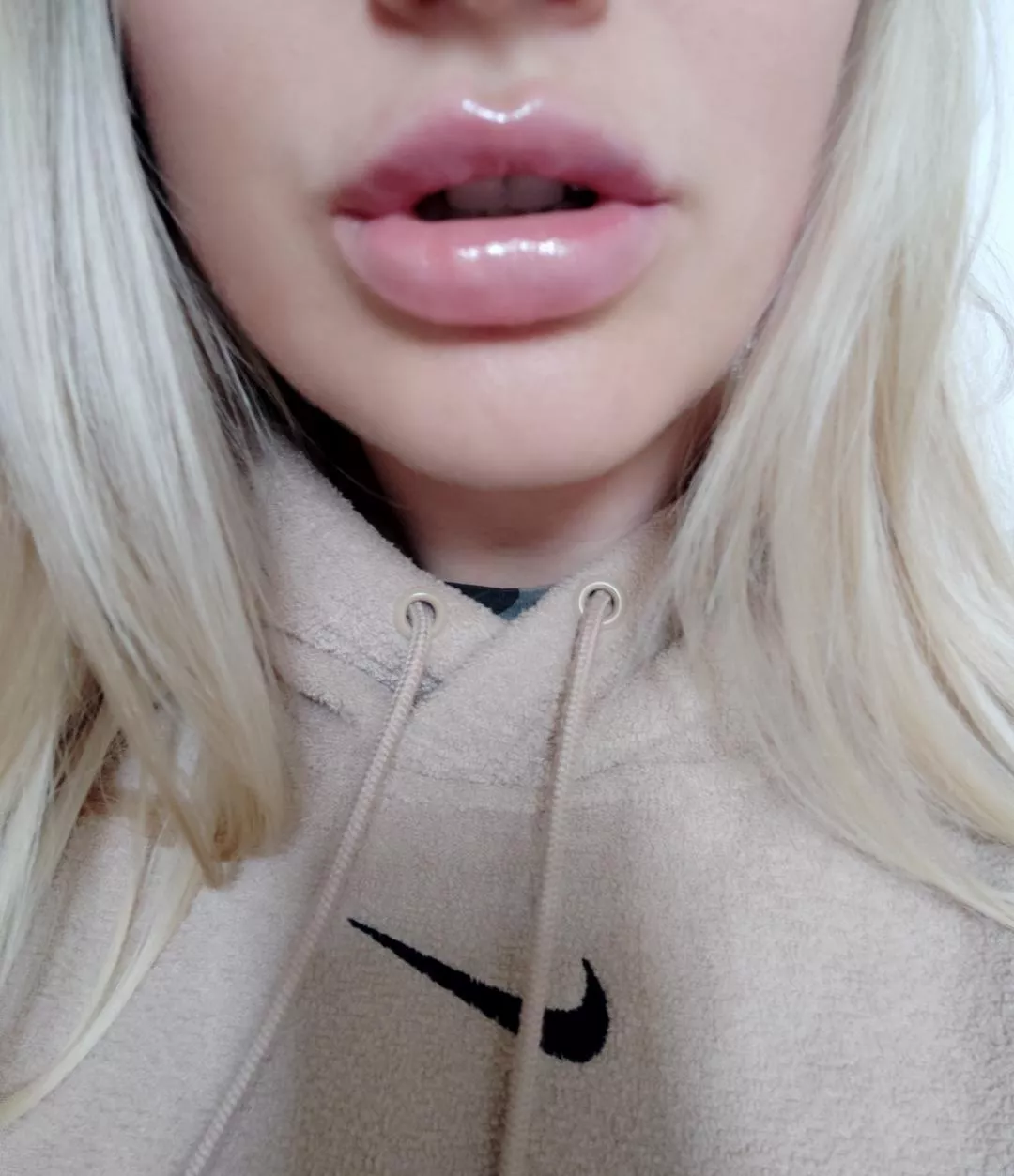 Fresh off the needle. Juicy lips💋 posted by oliviamarks21