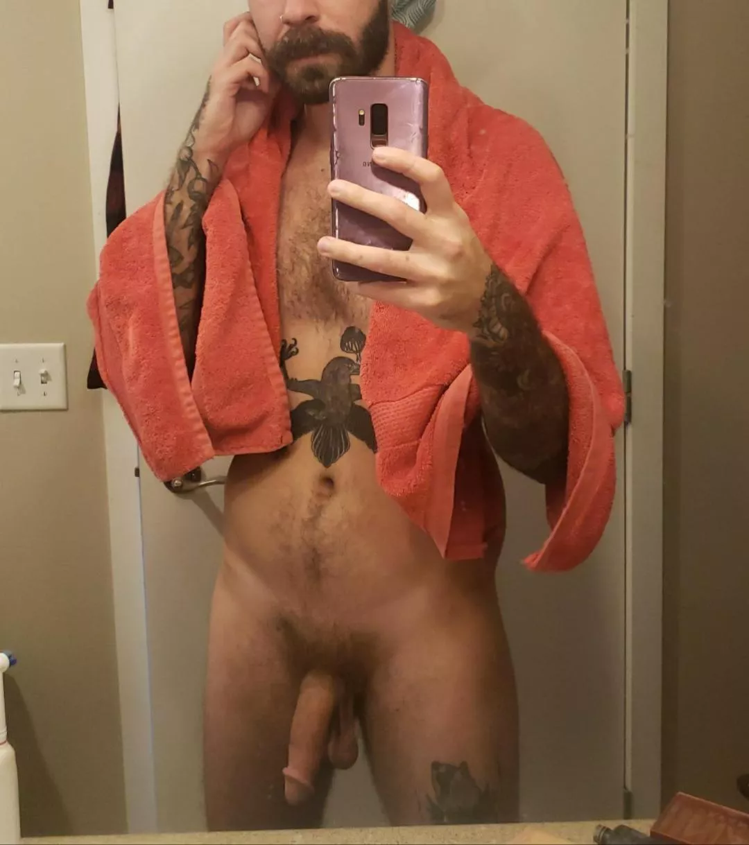 Fresh out of the shower 🚿 posted by TheSnugglerrr-