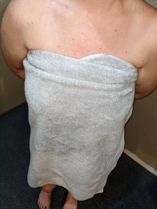 fresh out of the shower waiting for my next bull to show up! by dayhumper15