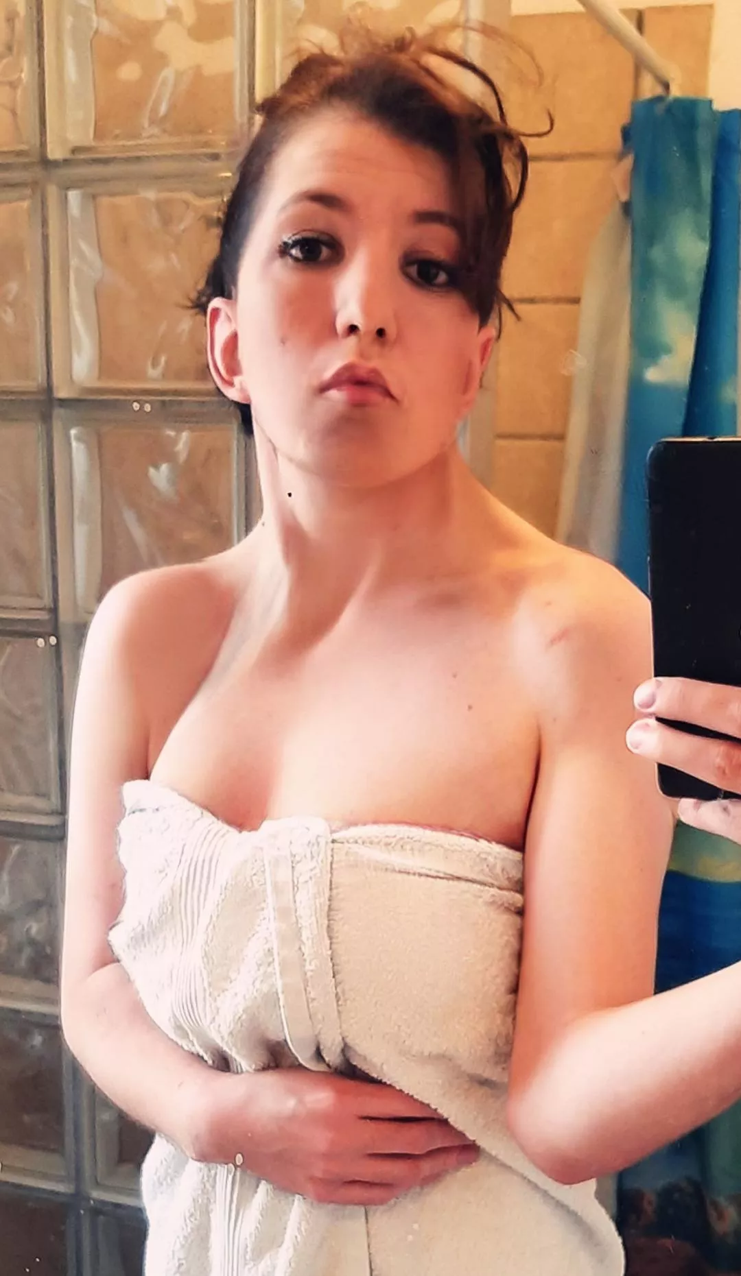 fresh out the shower posted by Draber-Bien