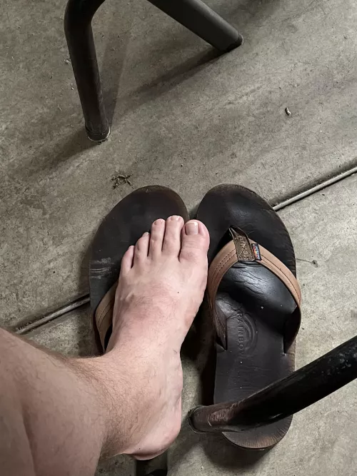 Fresh pedi on the rainbows by justabromo