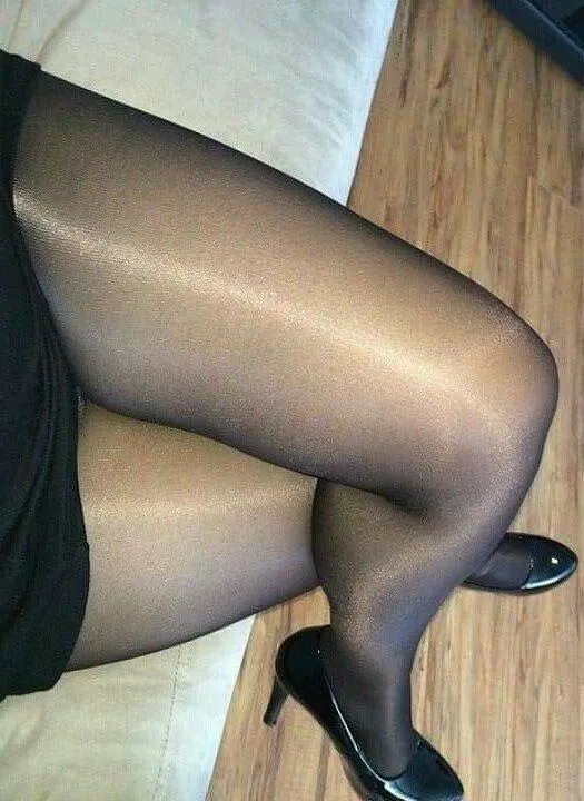 Fresh tights… fresh start ❤️ posted by ELK0193
