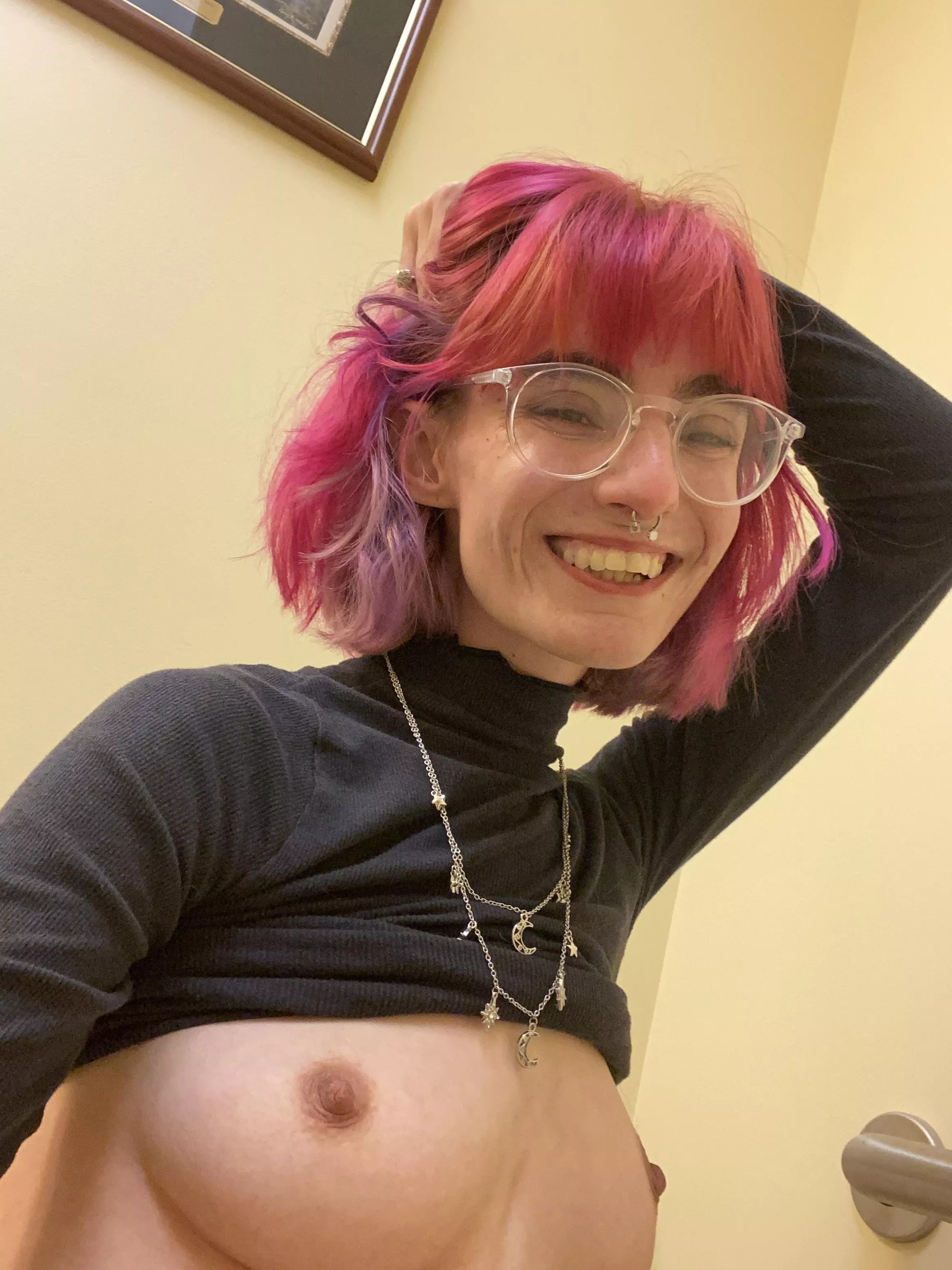 freshly colored!! unfortunately it’ll probably never look like this again once i wash it 😭 posted by lochsnessie