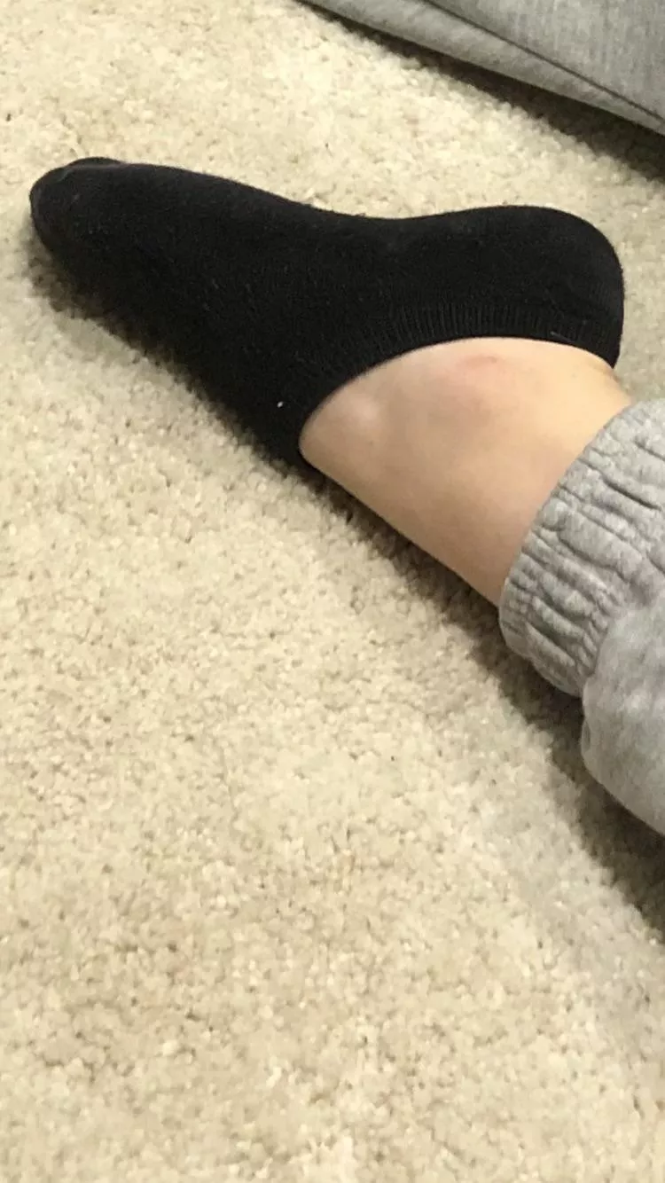 (Freundin) Wer hat alles einen Socken Fetisch und hat Bock auf die Socken Creeps meiner Freundin zu wixxen? posted by trading-GmbH