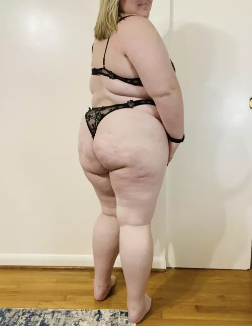 Friday night and I’m up to no good…😉 by semiephemeral