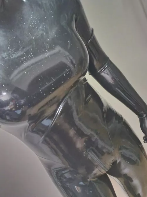 Friday night means I can wear this for longer by lenovira