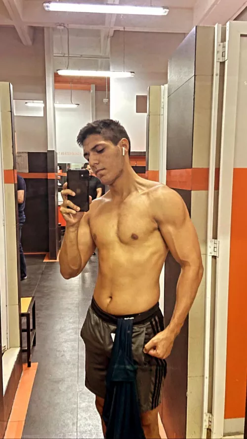 Friday pump 💪🏽 by mexicancowboy1