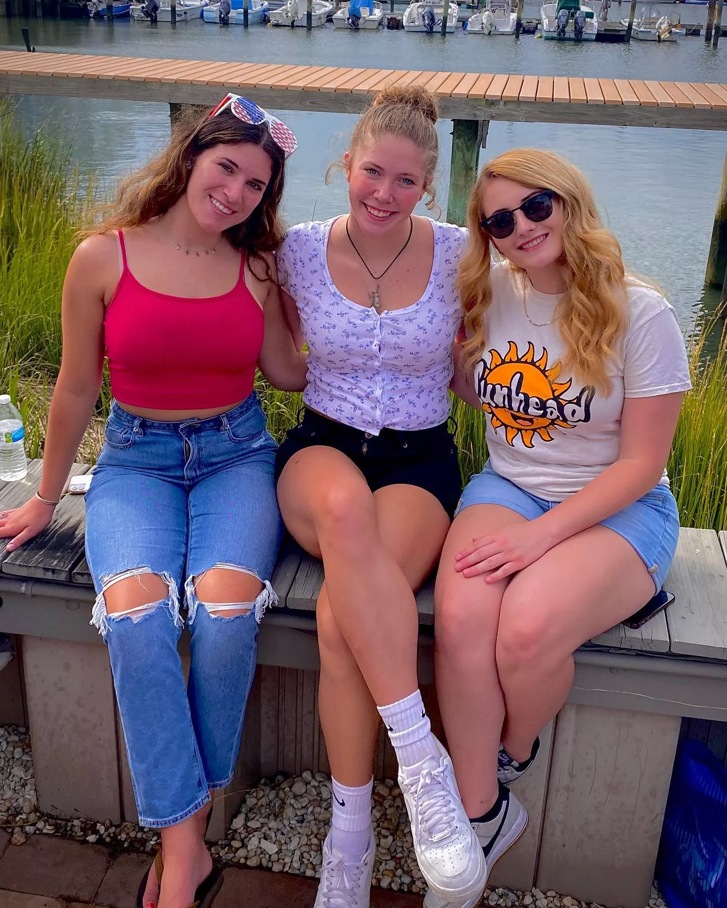 friends posted by Mbarto99