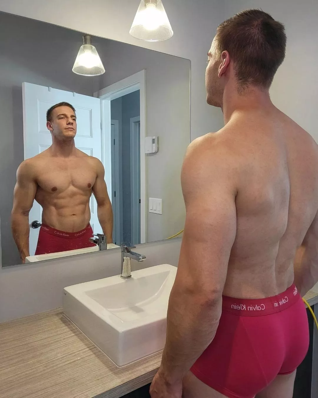 front or back ? 😏 posted by John_fitness91