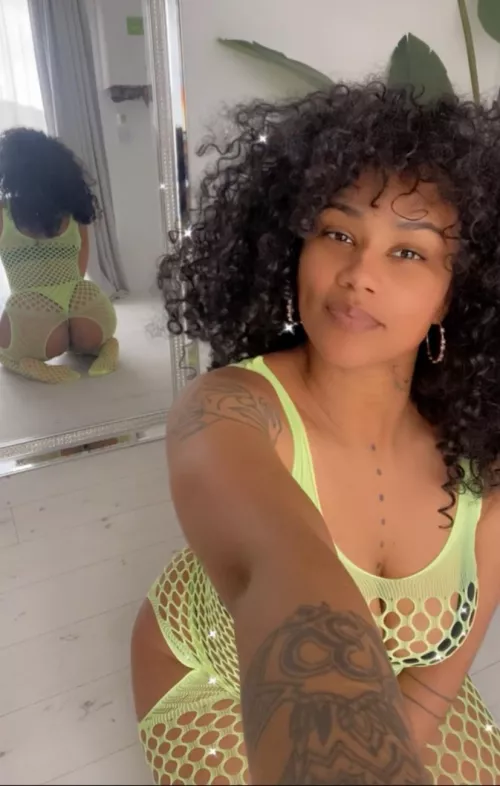 Front or back? 🤭 by Imeldaohh