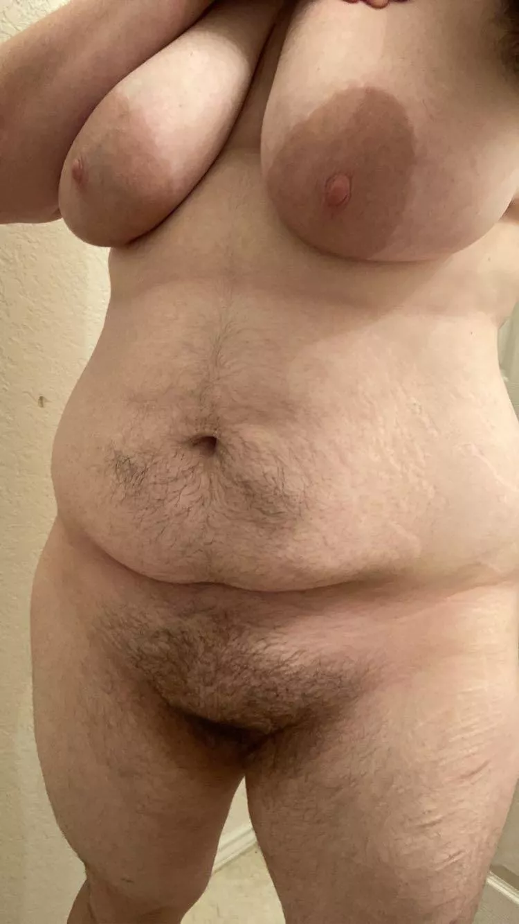 FTM - 20, 5’7, 200 lbs. Keep comparing myself to women/how I was before I had my daughter. No confidence. posted by redvines33