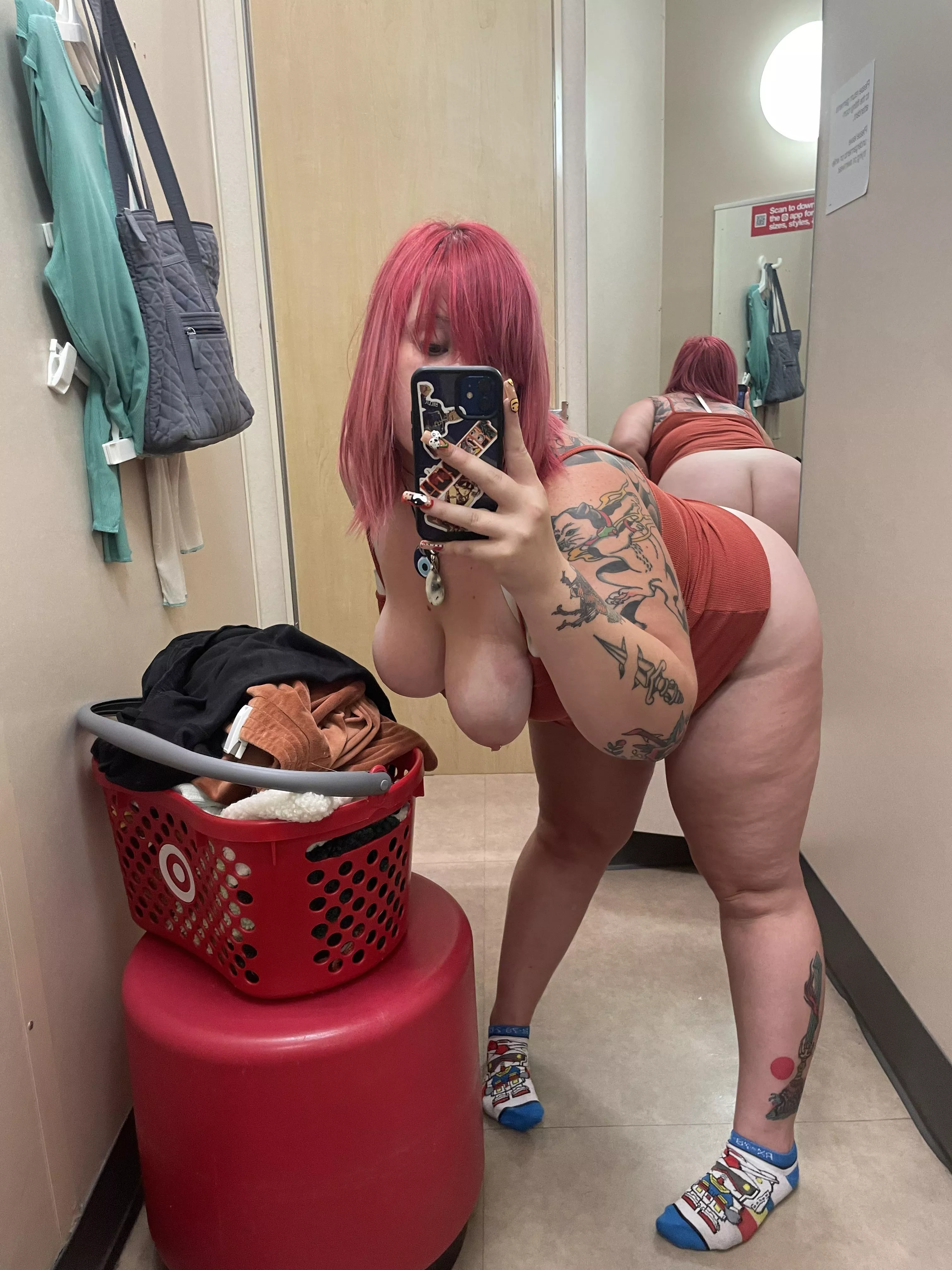 fuck me in the dressing room? 👀 posted by ecchicait