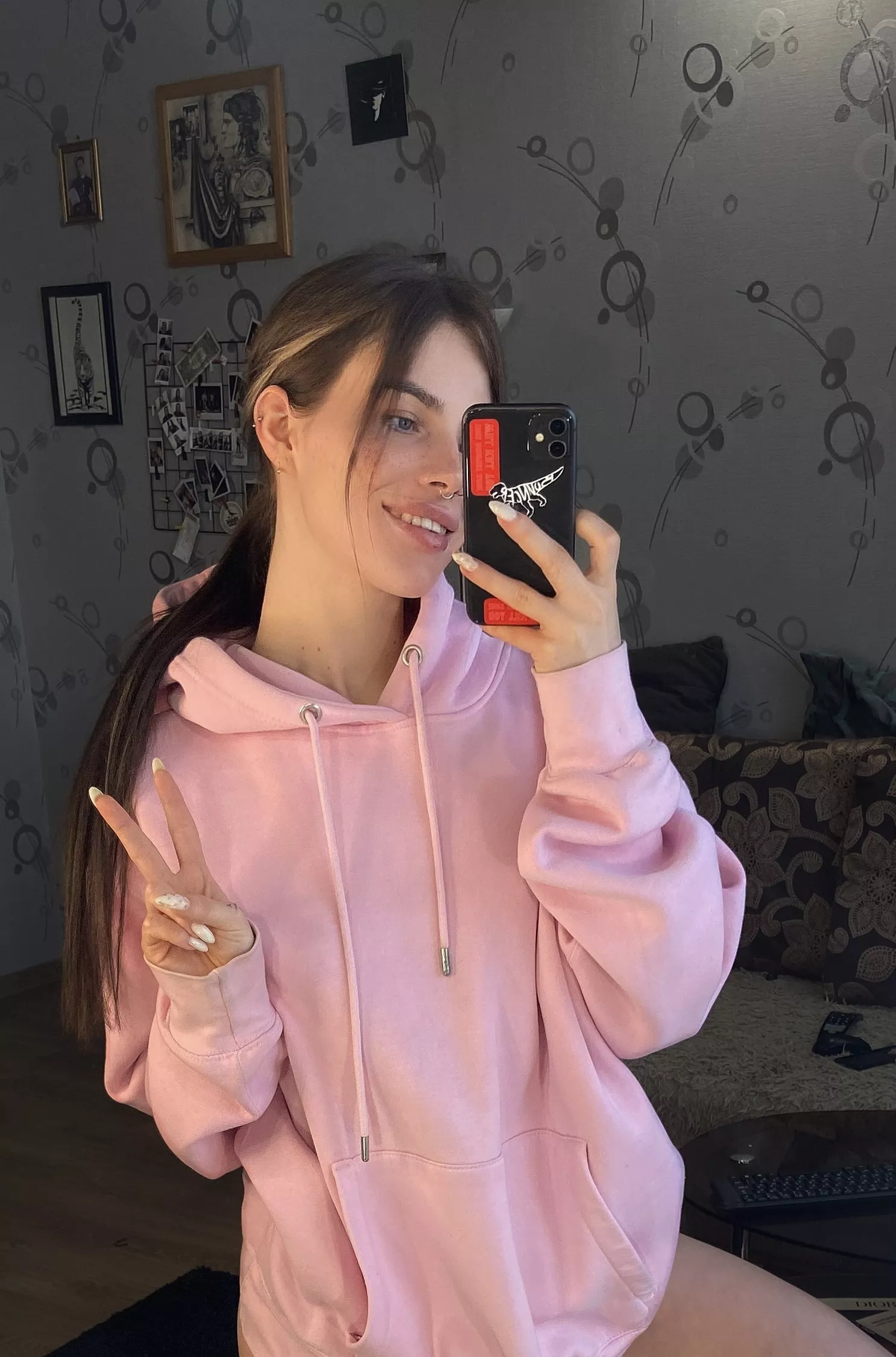 fucking with someone would be perfect, right now ,so are you free?🥰 posted by Elmer-Frank