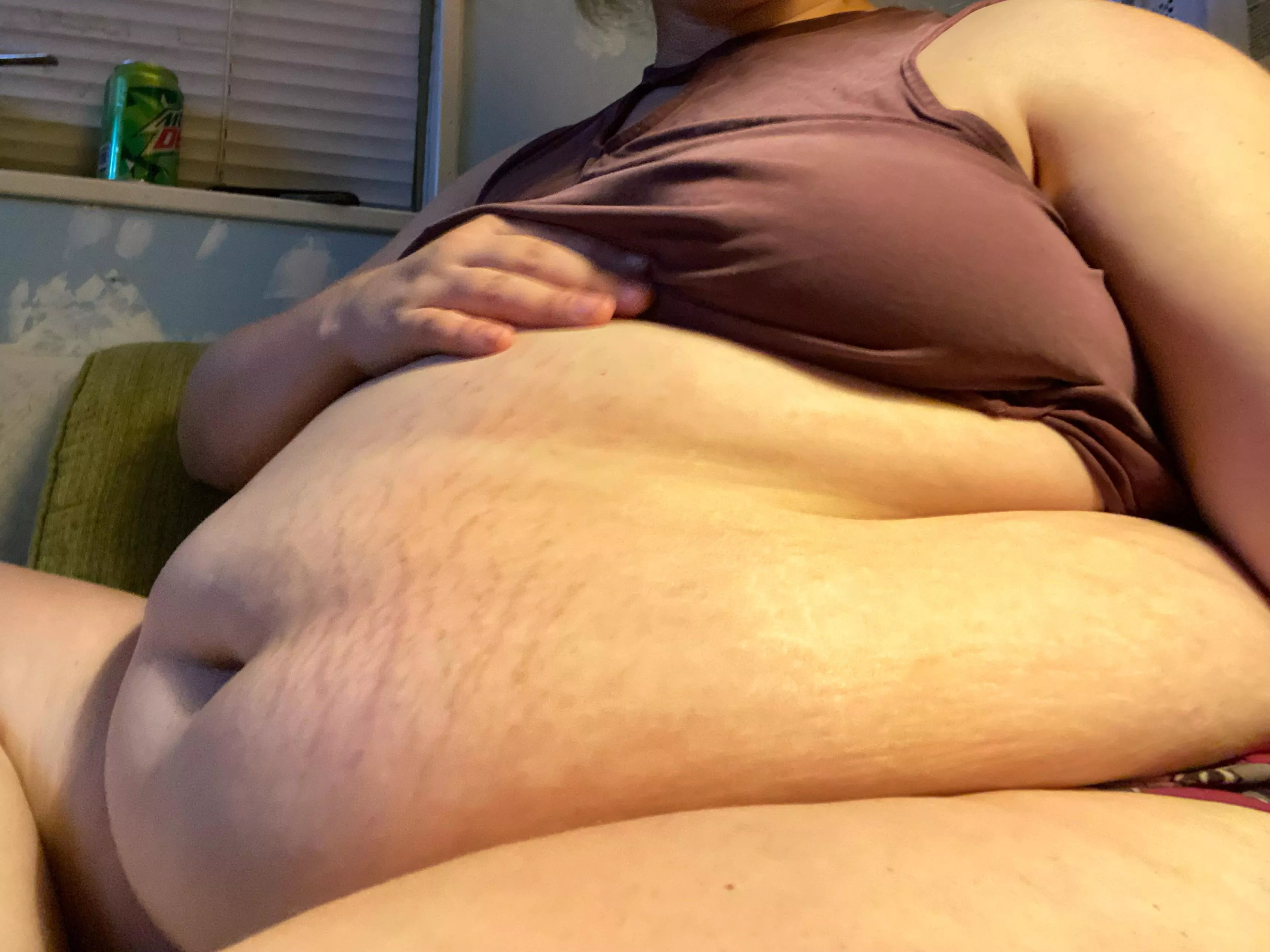 fuckk i am so fat 🥵 posted by xcharliexangelx