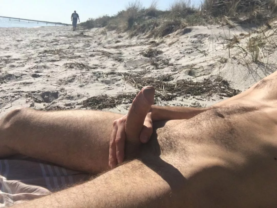 Full mast at clothed beach posted by SnooCupcakes4514