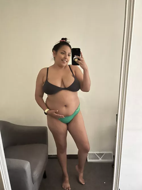 Full mirror selfie 🤳 by leftistbitch25