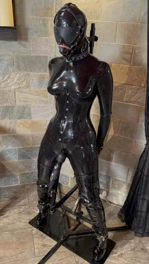 Fully enclosed Rubberdoll locked into the Orgasm tower! This felt so fucking amazing, the restraint coupled with the sensory deprivation xx by BrookeMaddison
